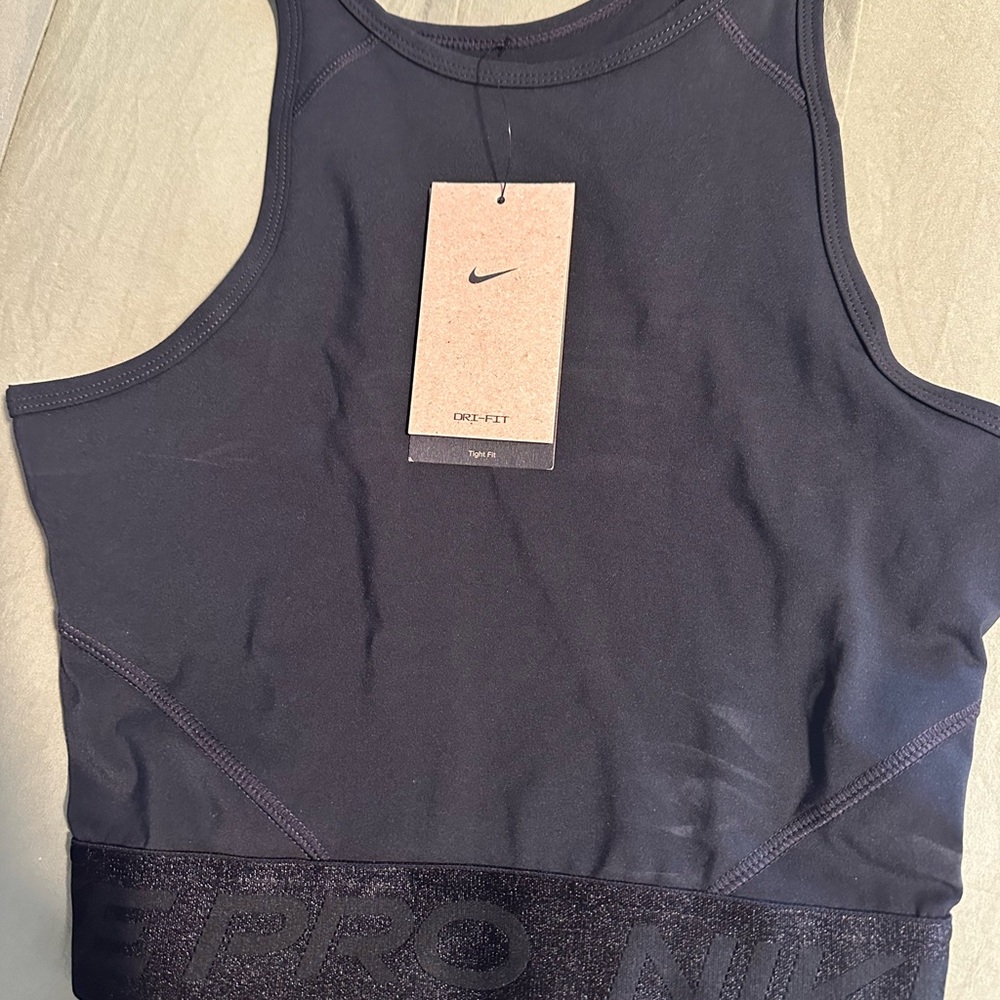 Nike top